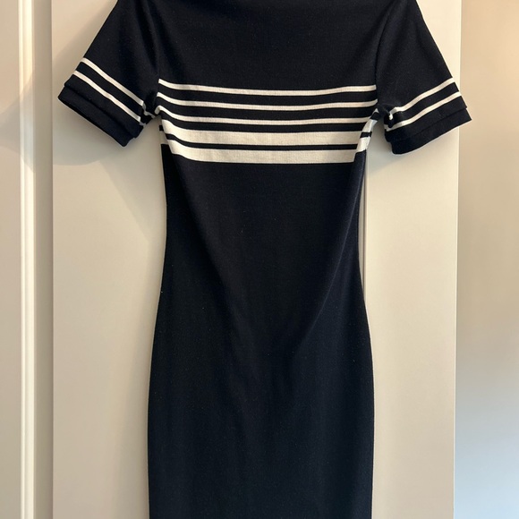 H&M short sleeve navy jersey dress size: US 4 - Picture 3 of 5